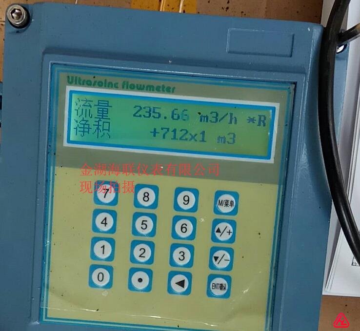 查看外夾式超聲波流量計M00項的瞬時流量與凈積數(shù)