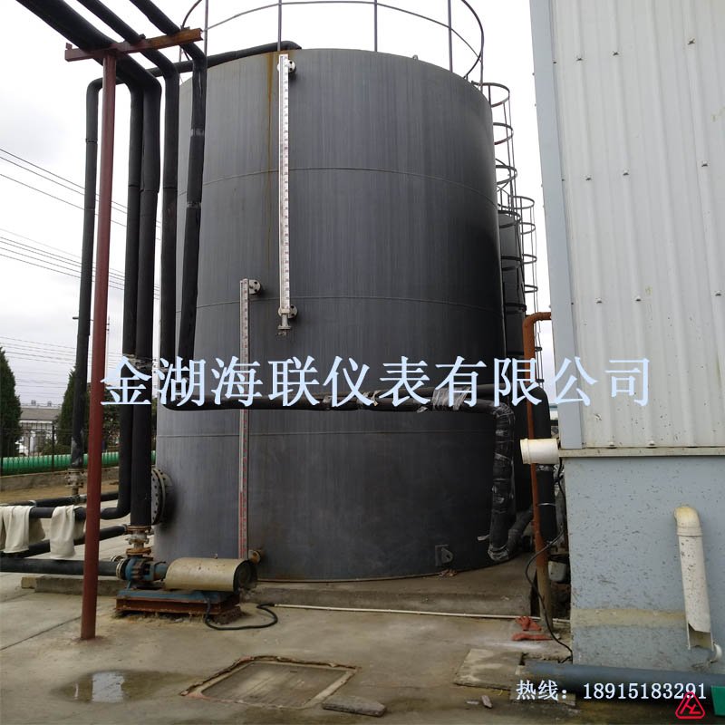 側(cè)裝磁翻板液位計安裝現(xiàn)場